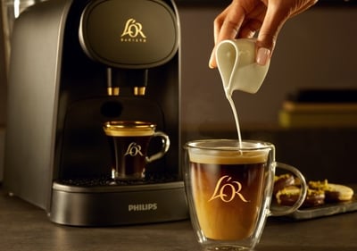 lor l barista withcoffeecup 0640 rgb Updated1